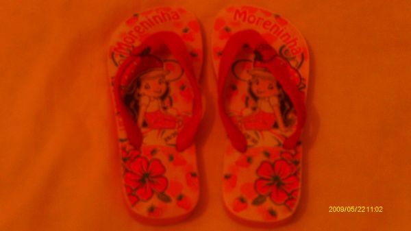 chinelo moreninha